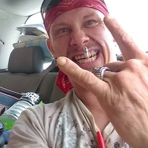 Meet your Posher, Trampas